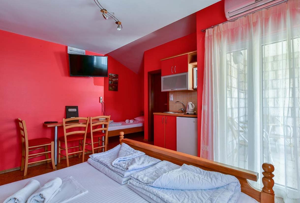 Apartments Srzentic Petrovac ภายนอก รูปภาพ