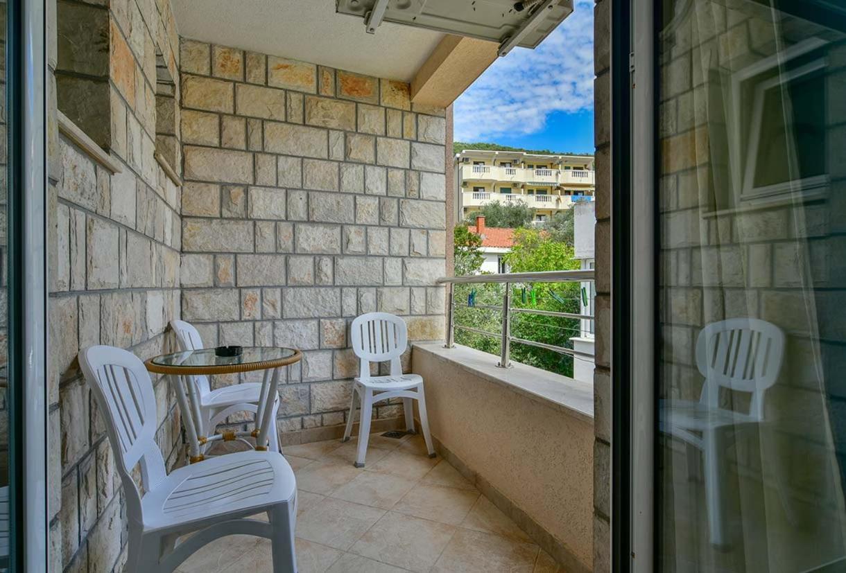Apartments Srzentic Petrovac ภายนอก รูปภาพ