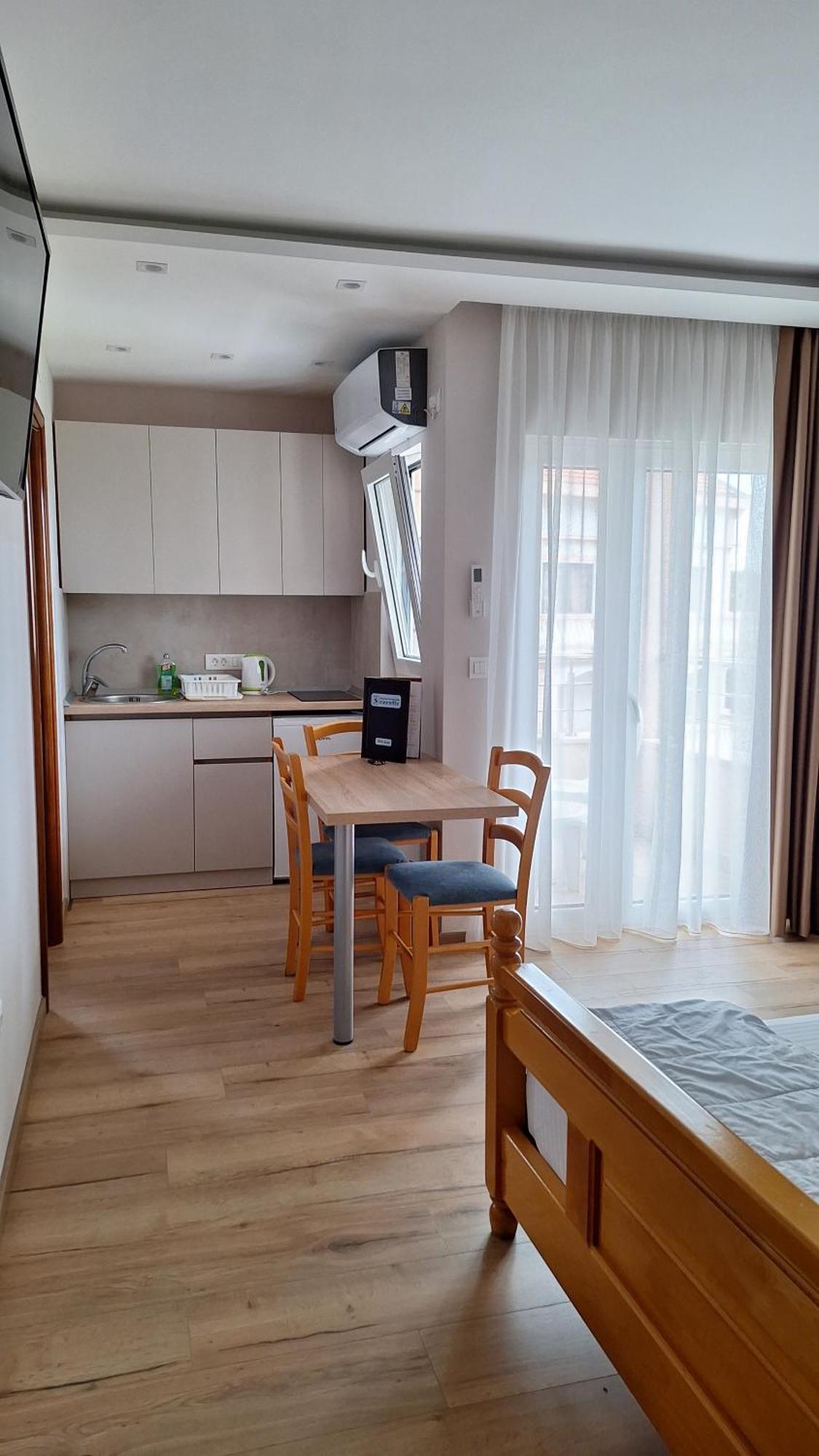 Apartments Srzentic Petrovac ภายนอก รูปภาพ