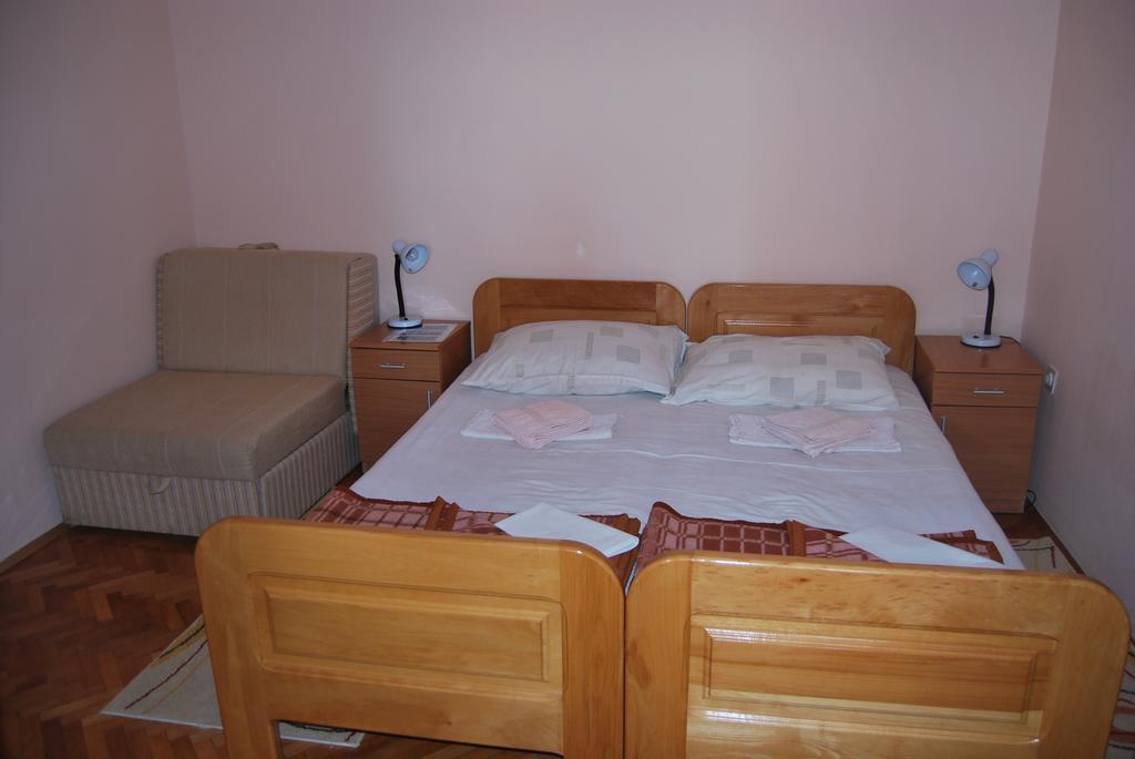 Apartments Srzentic Petrovac ภายนอก รูปภาพ