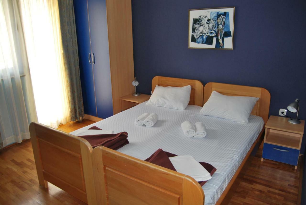 Apartments Srzentic Petrovac ภายนอก รูปภาพ