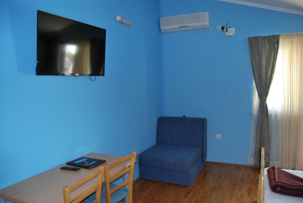 Apartments Srzentic Petrovac ภายนอก รูปภาพ