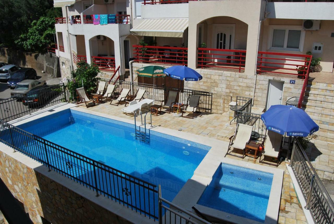 Apartments Srzentic Petrovac ภายนอก รูปภาพ