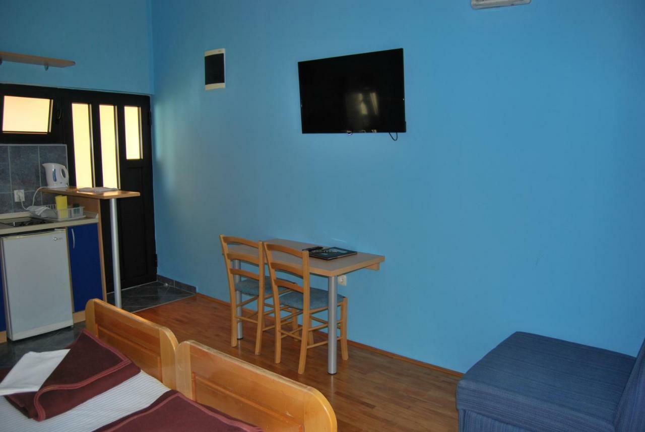 Apartments Srzentic Petrovac ภายนอก รูปภาพ