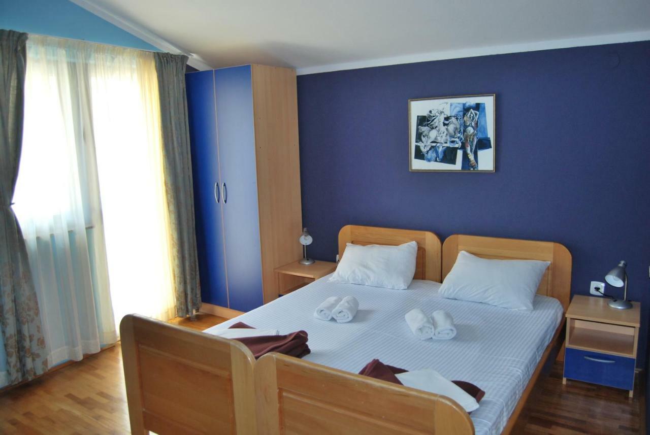 Apartments Srzentic Petrovac ภายนอก รูปภาพ