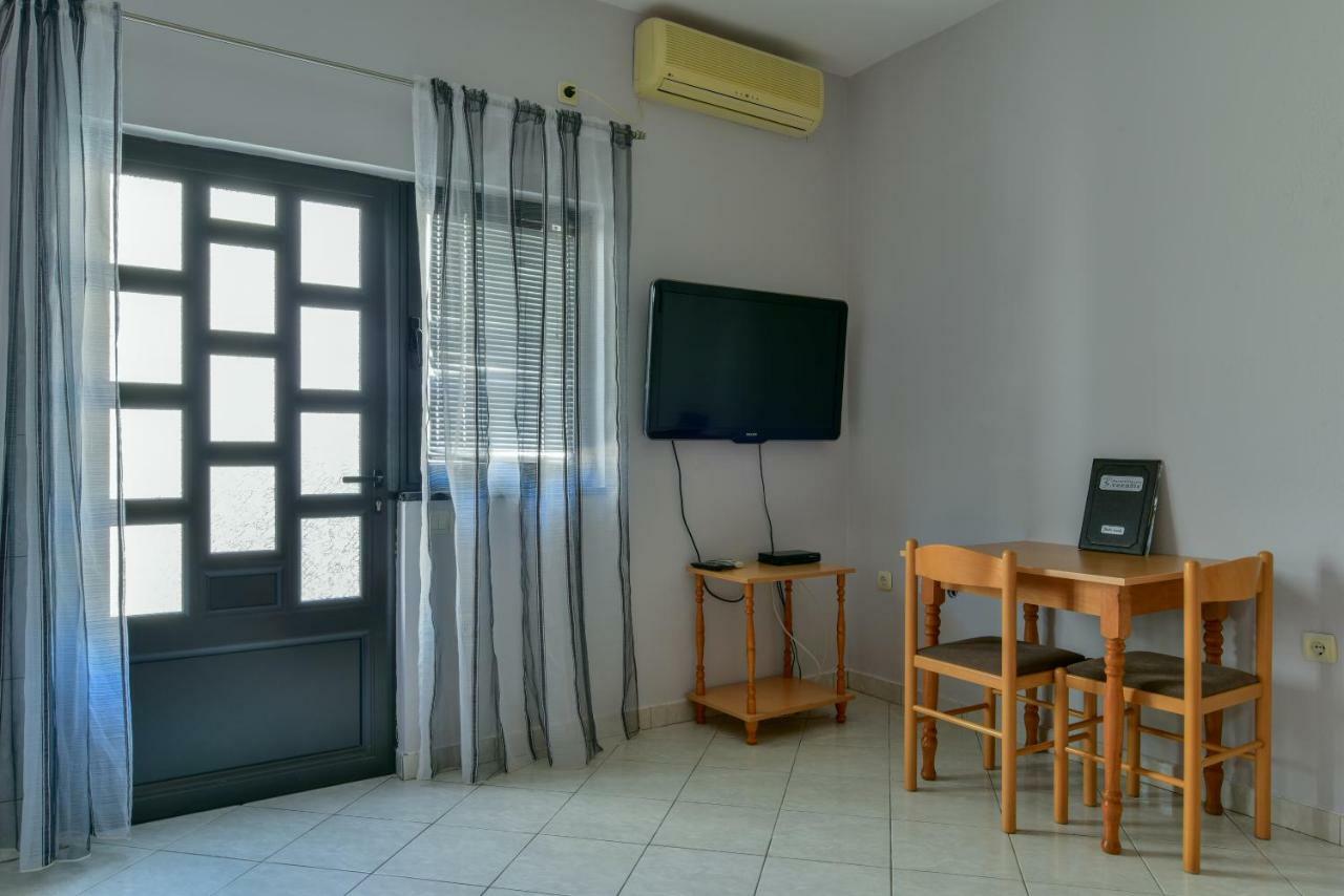 Apartments Srzentic Petrovac ภายนอก รูปภาพ