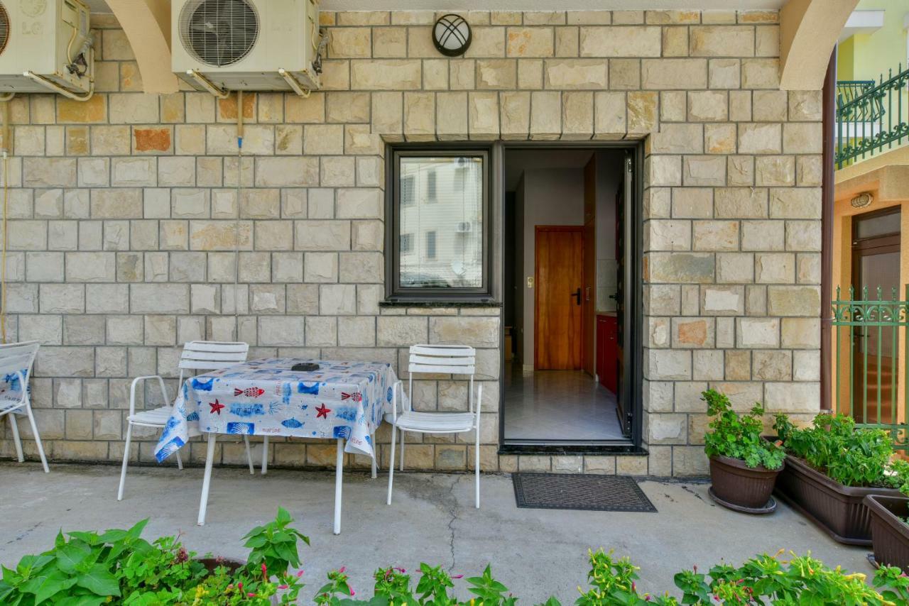 Apartments Srzentic Petrovac ภายนอก รูปภาพ
