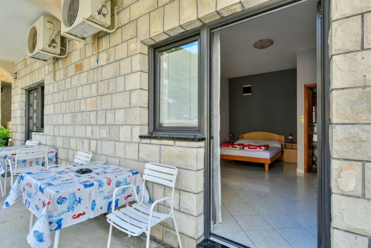 Apartments Srzentic Petrovac ภายนอก รูปภาพ