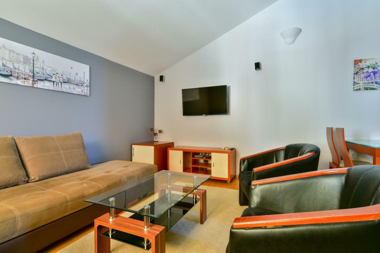 Apartments Srzentic Petrovac ภายนอก รูปภาพ