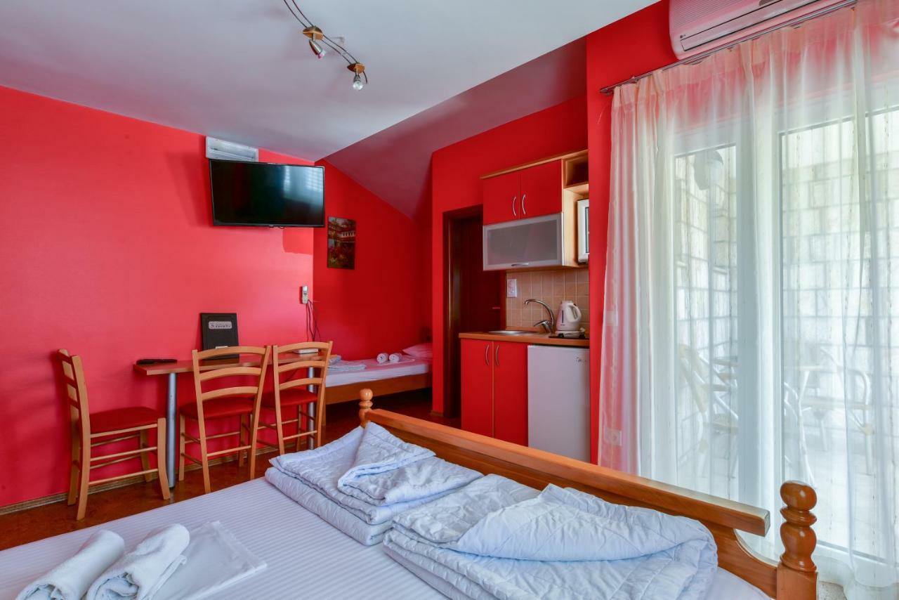 Apartments Srzentic Petrovac ภายนอก รูปภาพ