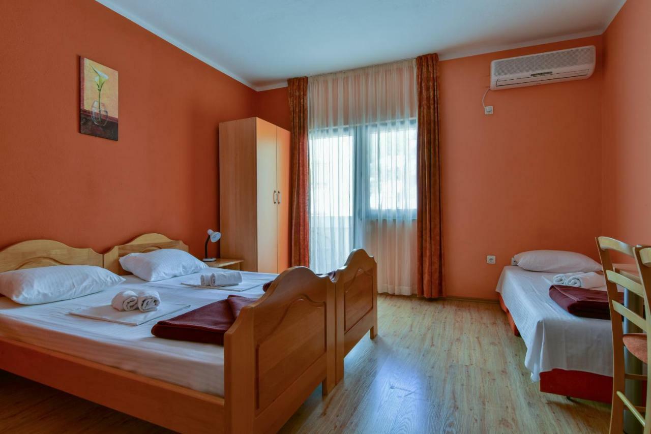 Apartments Srzentic Petrovac ภายนอก รูปภาพ