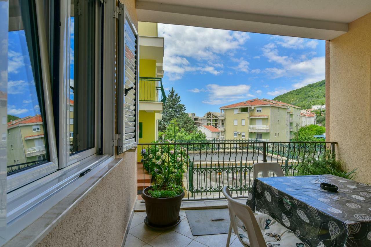 Apartments Srzentic Petrovac ภายนอก รูปภาพ